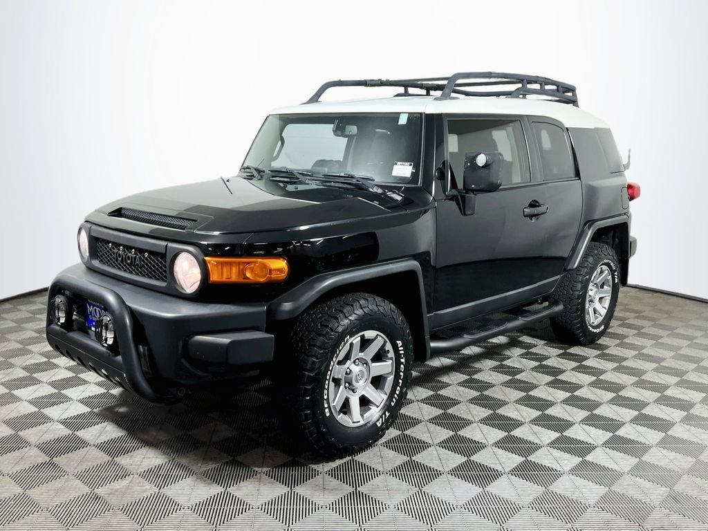 Used 2014 Toyota FJ Cruiser 4WD w/ Convenience Package image 3
