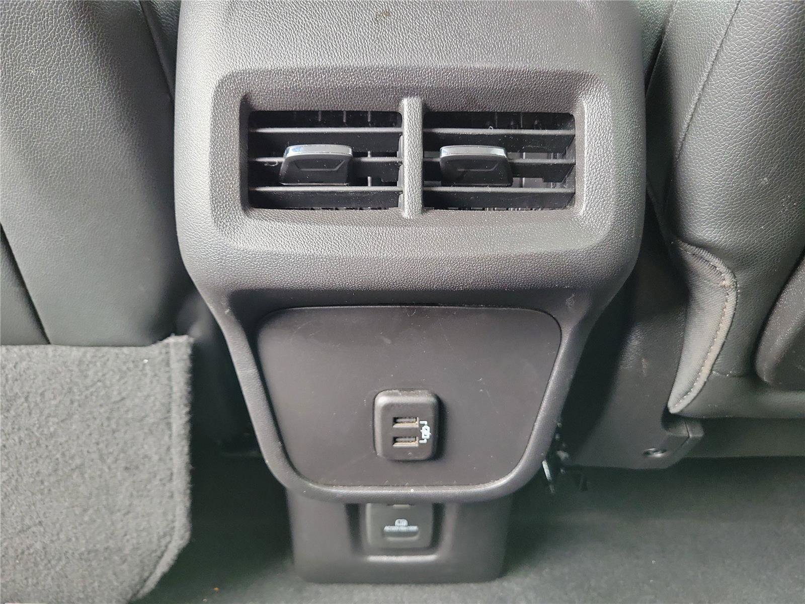 Used 2024 GMC Terrain SLT AWD/4WD image 14