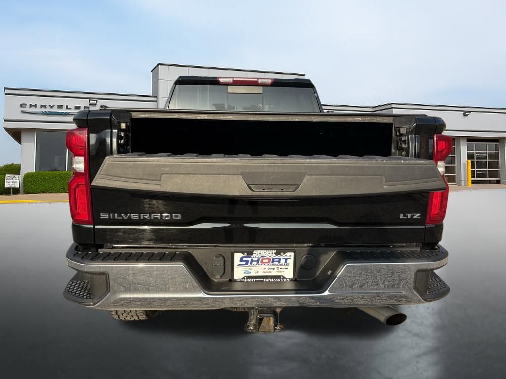 Used 2022 Chevrolet Silverado 2500 LTZ w/ LTZ Convenience Package image 13