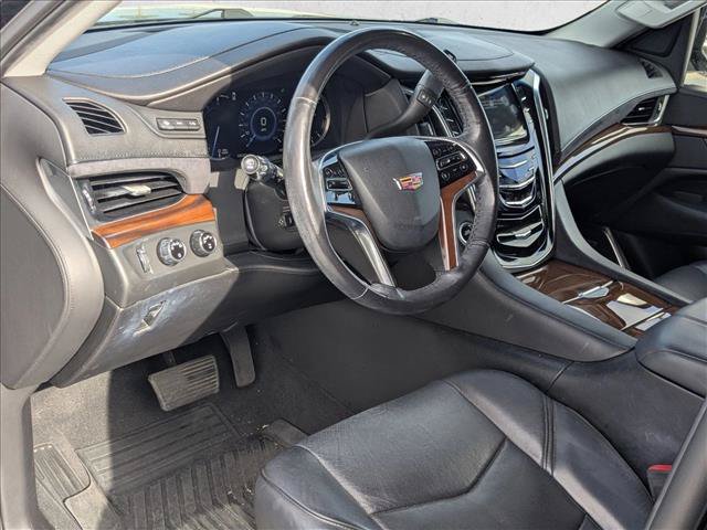 Used 2018 Cadillac Escalade Premium Luxury AWD/4WD image 9