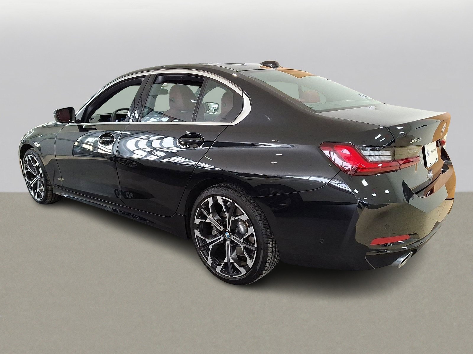 Used 2025 BMW 330i xDrive 330i xDrive w/ M Sport Package image 5