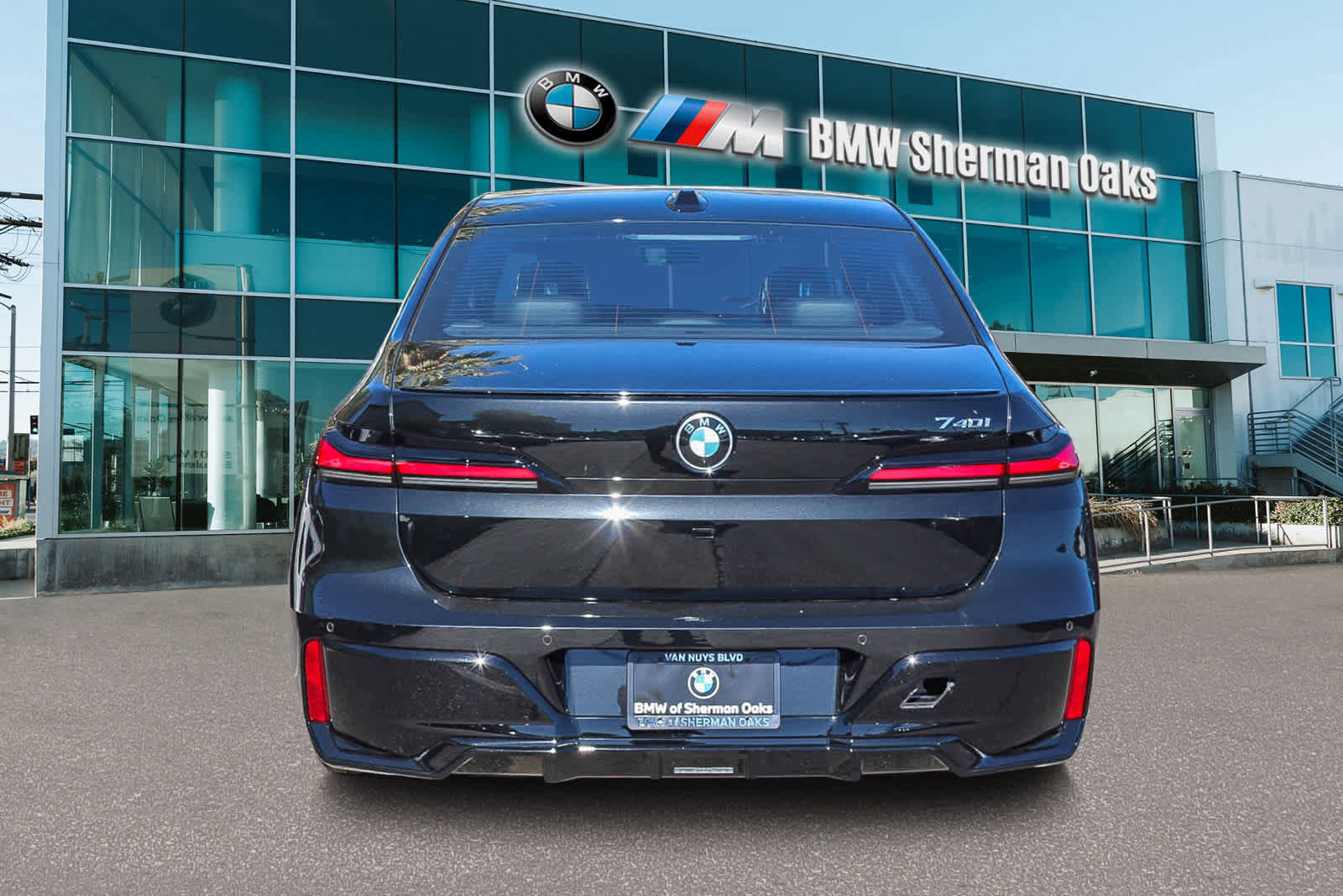 New 2026 BMW 740i w/ Executive Package image 5