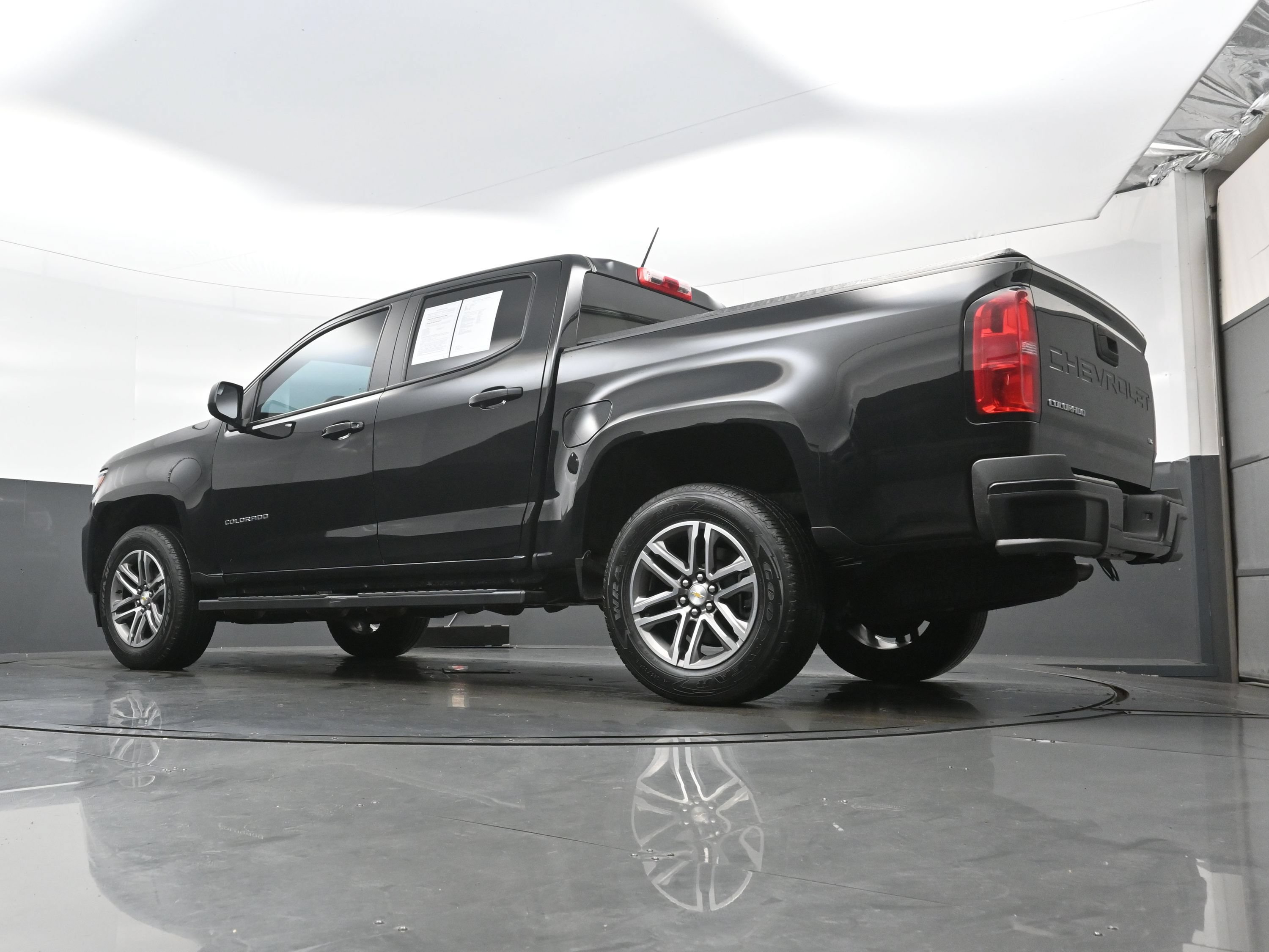 Used 2022 Chevrolet Colorado W/T w/ Custom Special Edition RWD image 28