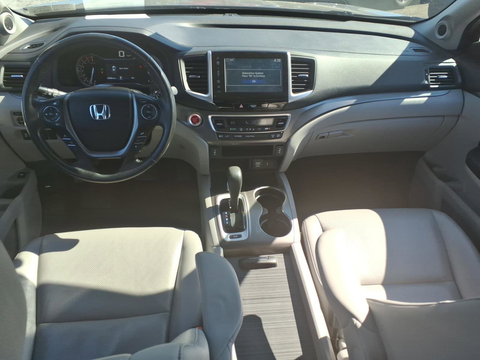 Used 2017 Honda Ridgeline RTL-T image 24