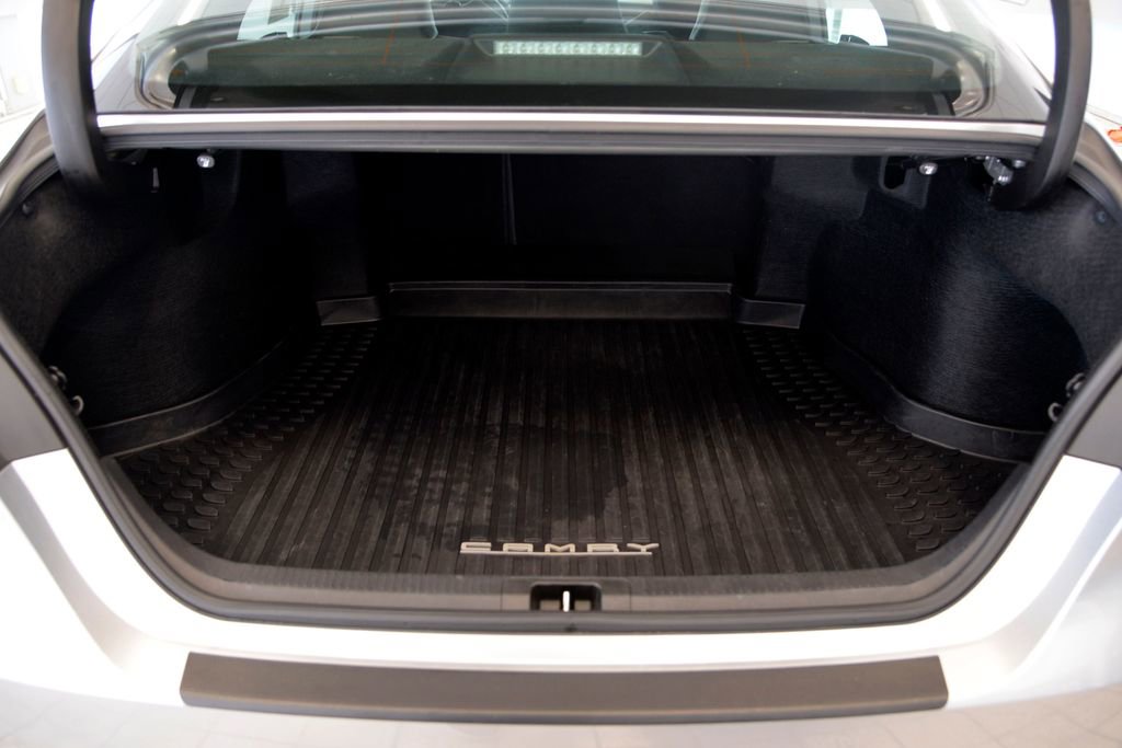 Used 2019 Toyota Camry SE image 28