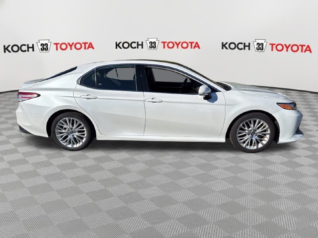Used 2019 Toyota Camry XLE w/ Navigation Package FWD image 9