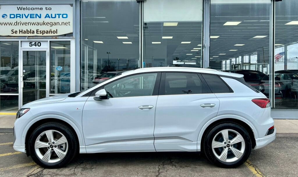 Used 2024 Audi Q4 e-tron Premium Plus w/ Premium Plus image 33