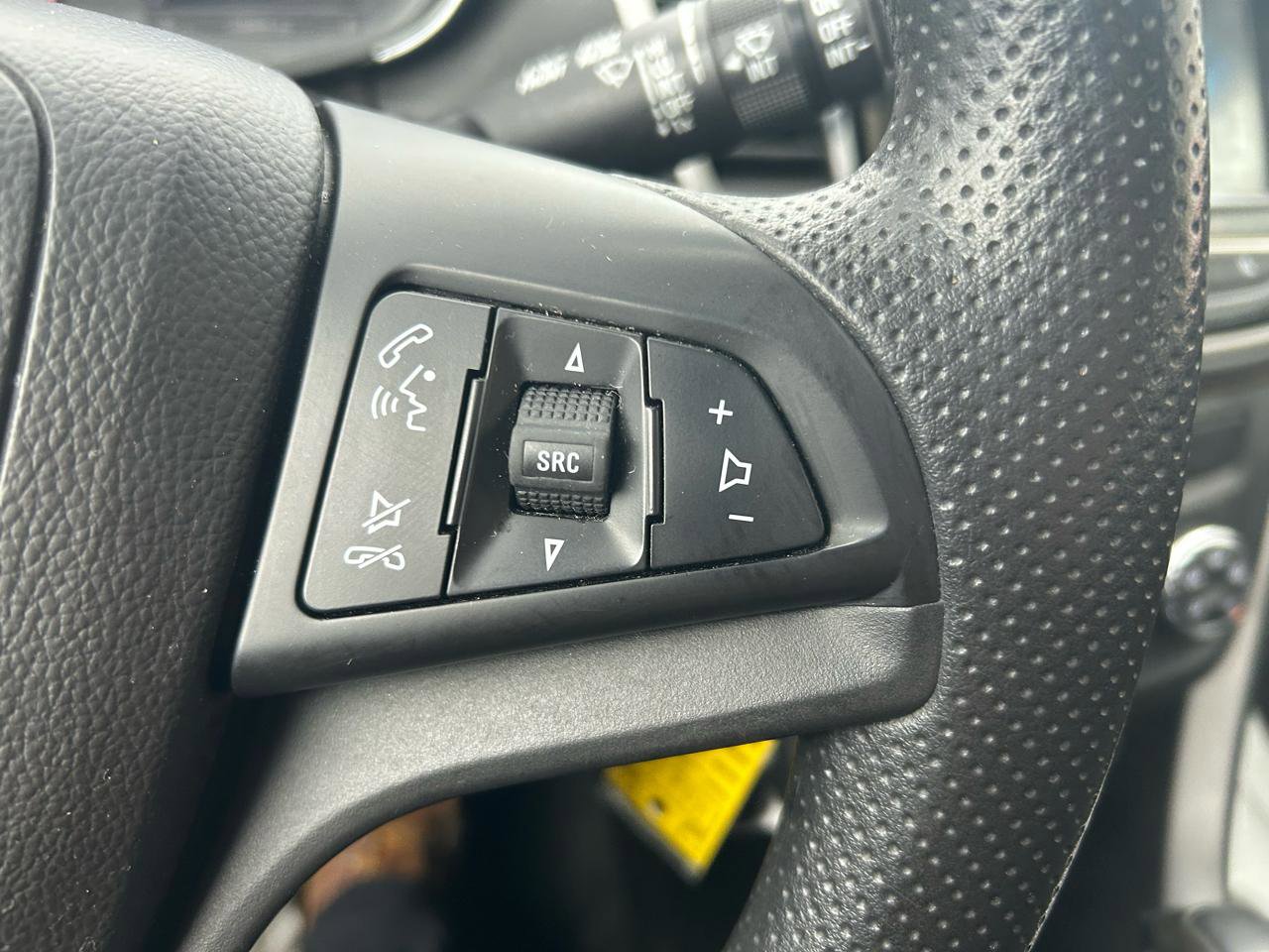 Used 2017 Chevrolet Trax LS AWD/4WD image 17