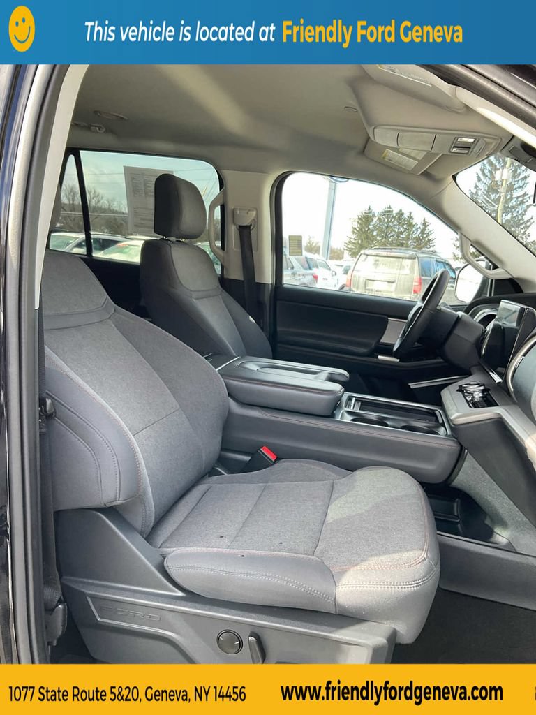 Used 2025 Ford Expedition Max Active AWD/4WD image 58