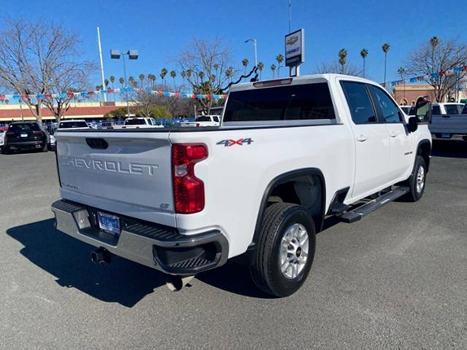 Used 2024 Chevrolet Silverado 2500 LT AWD/4WD image 11