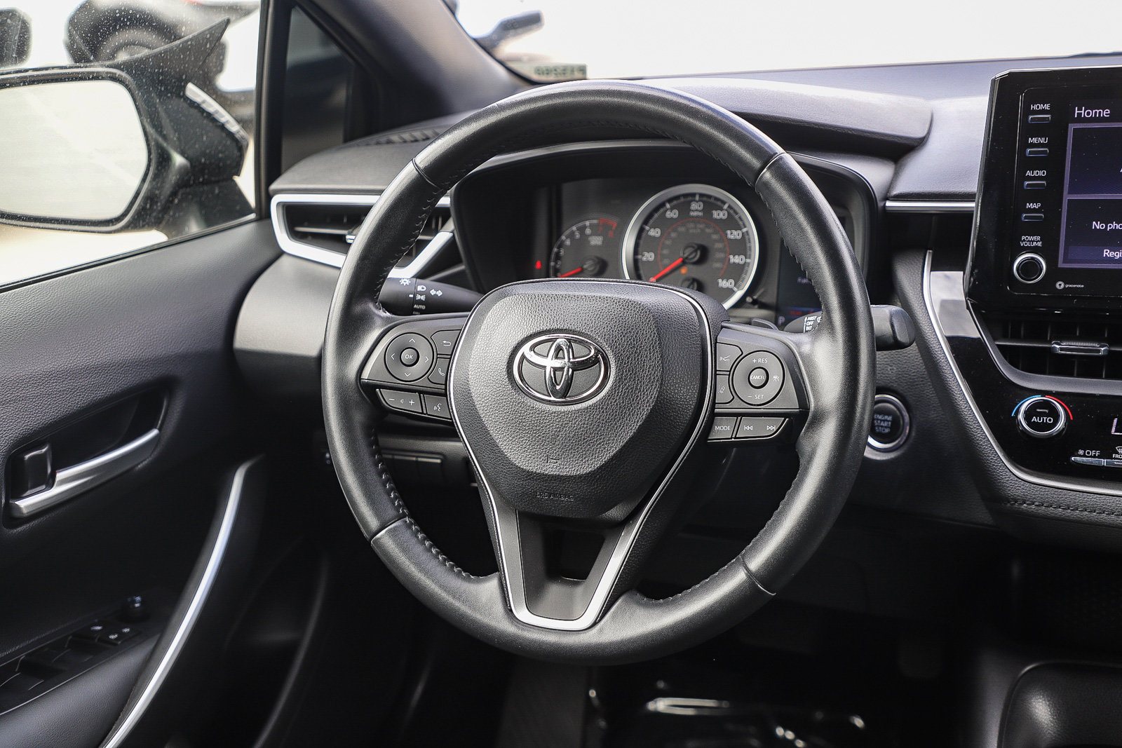 Used 2022 Toyota Corolla SE w/ SE Premium Package FWD image 15