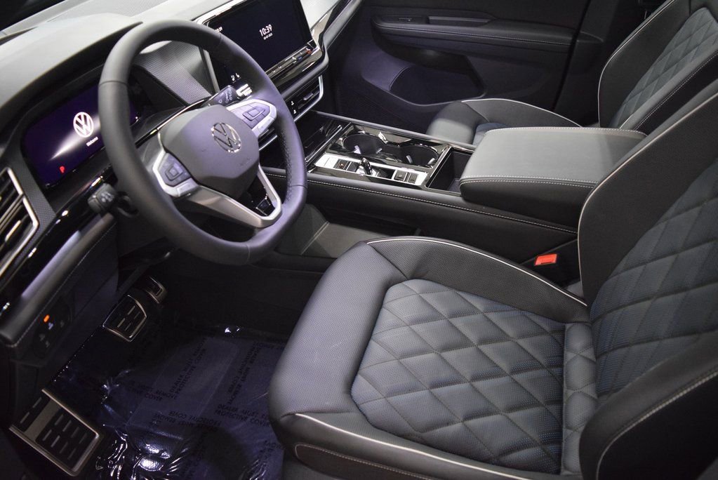 New 2025 Volkswagen Atlas Cross Sport SEL Premium R-Line image 4