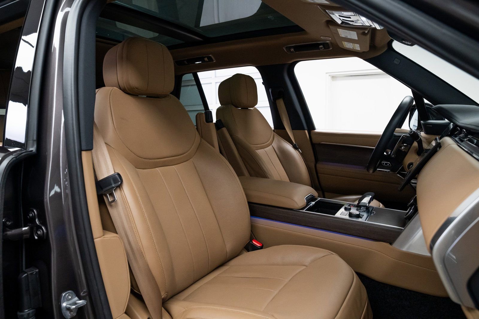 Used 2023 Land Rover Range Rover SE image 24