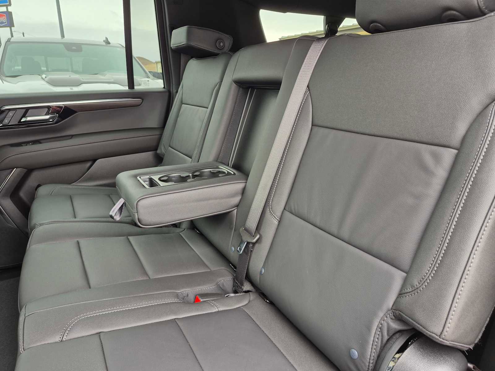 New 2026 Chevrolet Suburban LT w/ Comfort Package AWD/4WD image 35