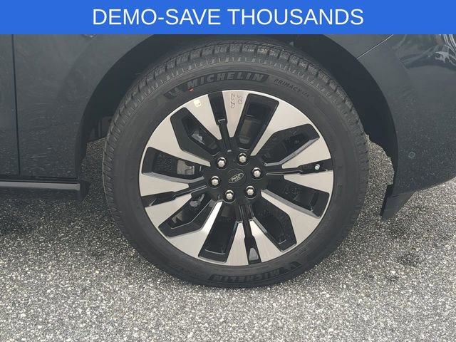 New 2025 Ford Expedition Max Platinum w/ Driver's Package image 27