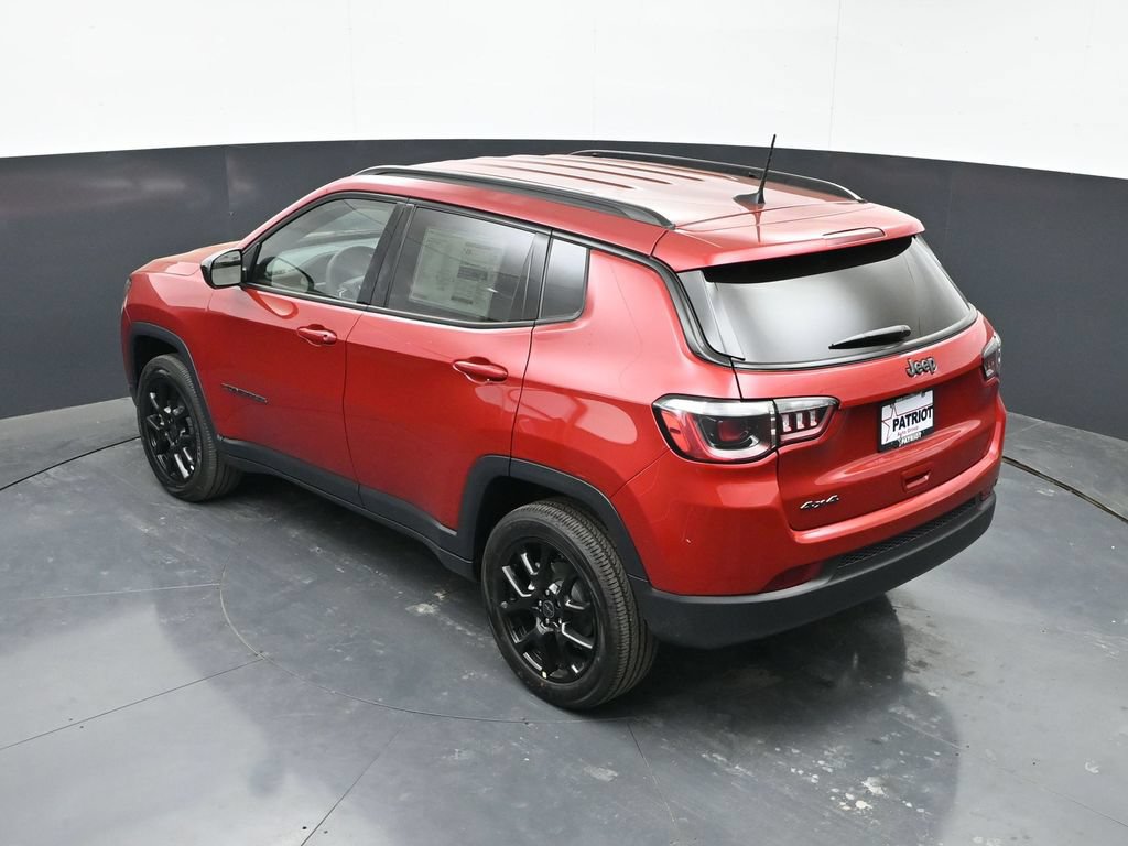 New 2026 Jeep Compass Latitude AWD/4WD image 33