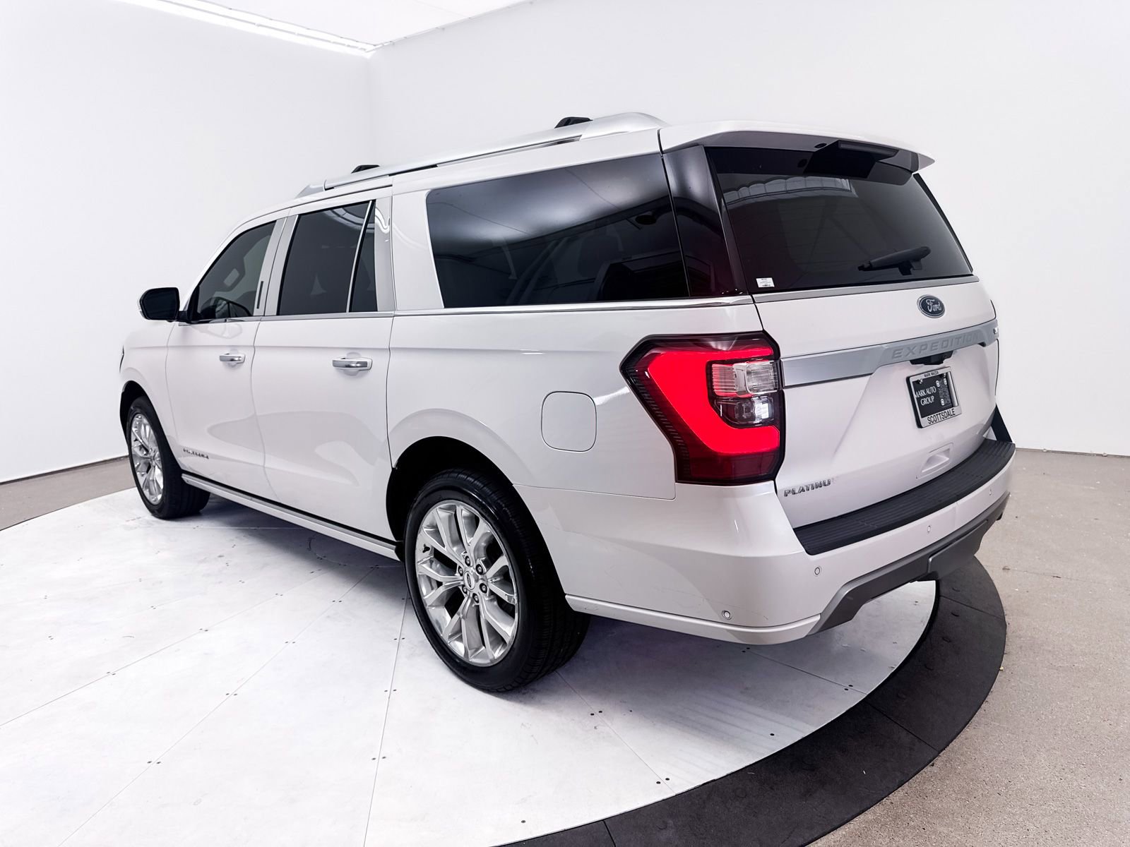 Used 2018 Ford Expedition Max Platinum AWD/4WD image 19