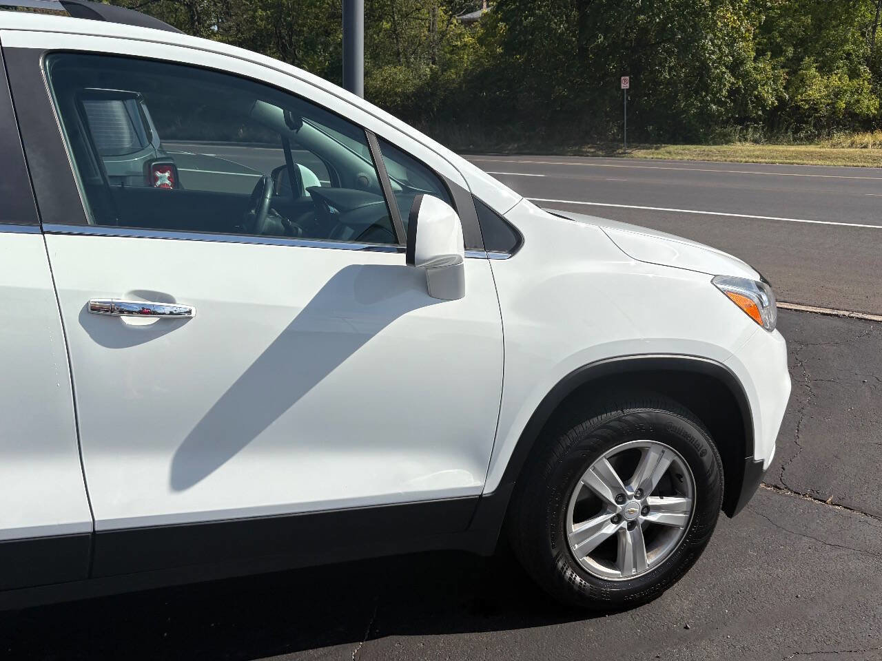 Used 2017 Chevrolet Trax LT w/ LT Convenience Package image 5