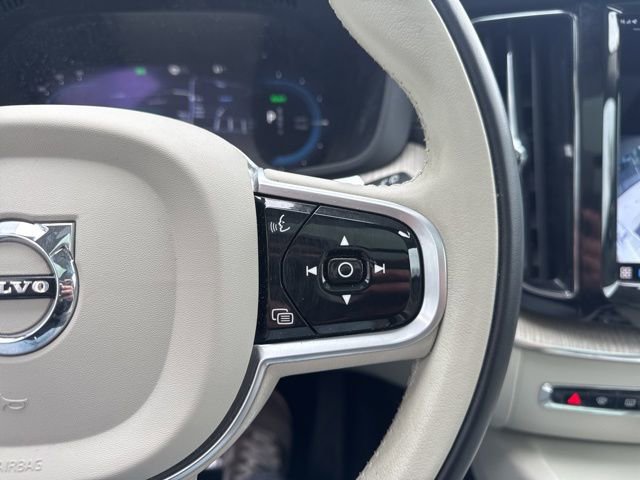 Used 2022 Volvo XC60 T8 Inscription w/ Advanced Package image 18