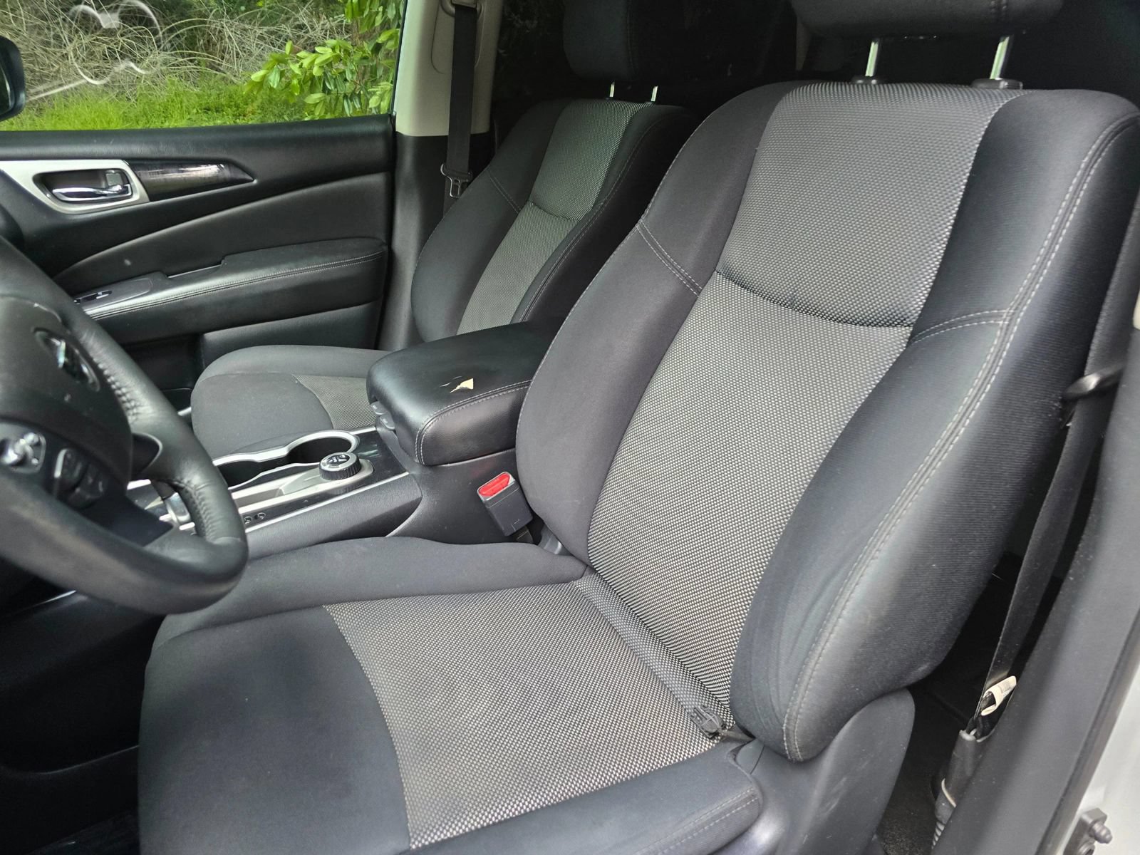 Used 2018 Nissan Pathfinder SV AWD/4WD image 22