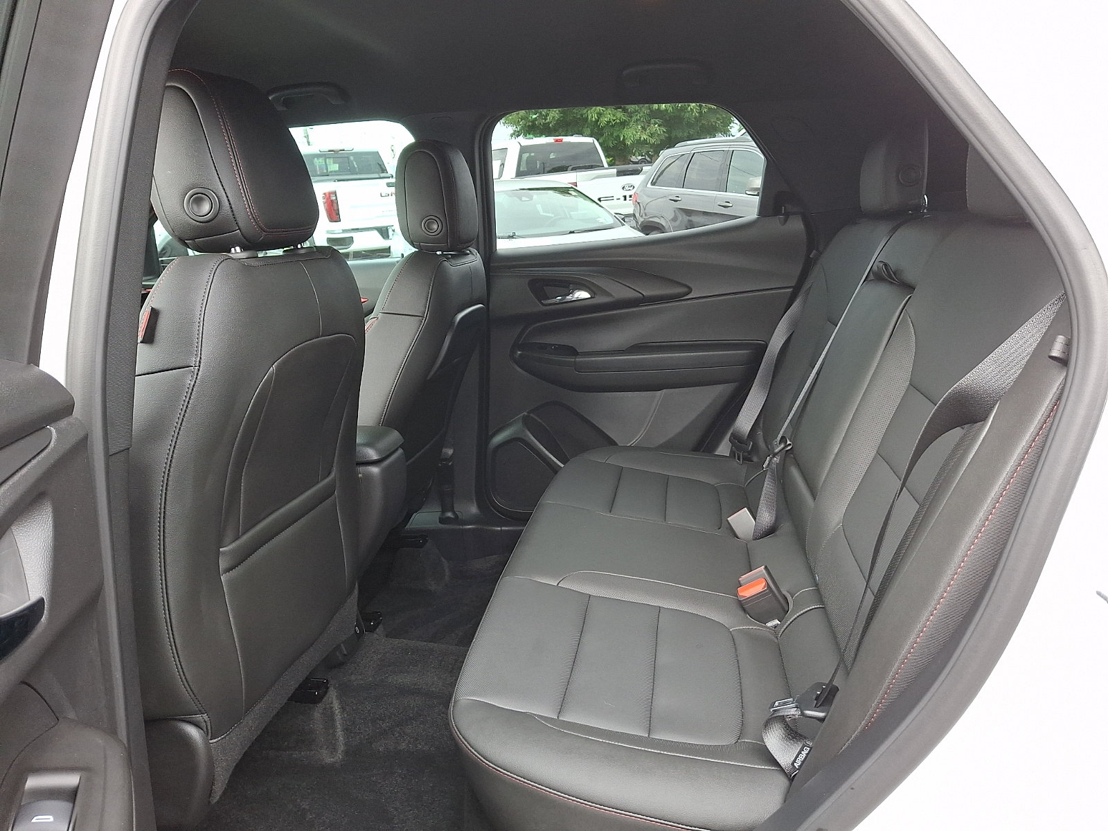 Used 2025 Chevrolet TrailBlazer RS w/ Convenience Package AWD/4WD image 10