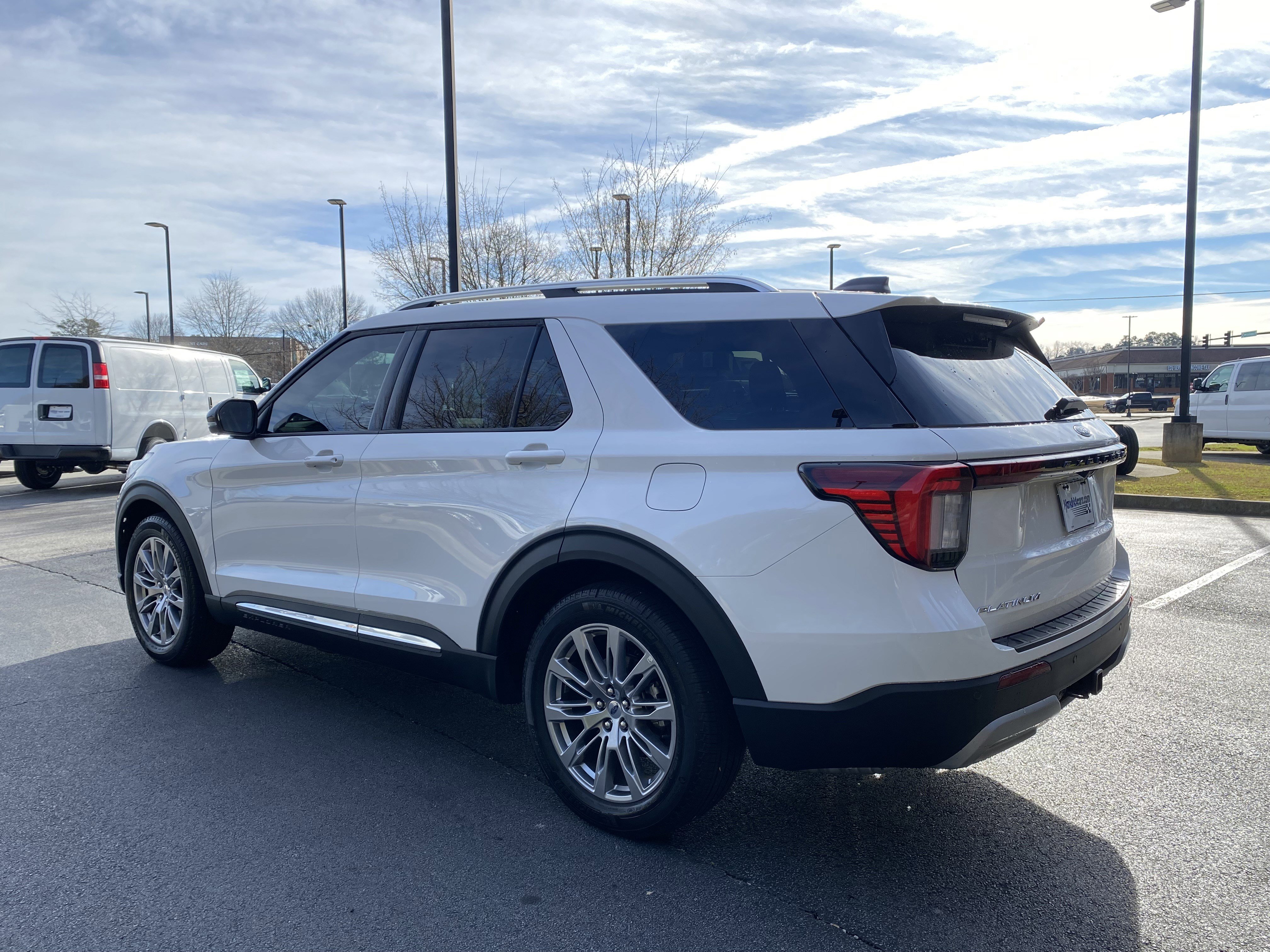 Used 2025 Ford Explorer Platinum image 7