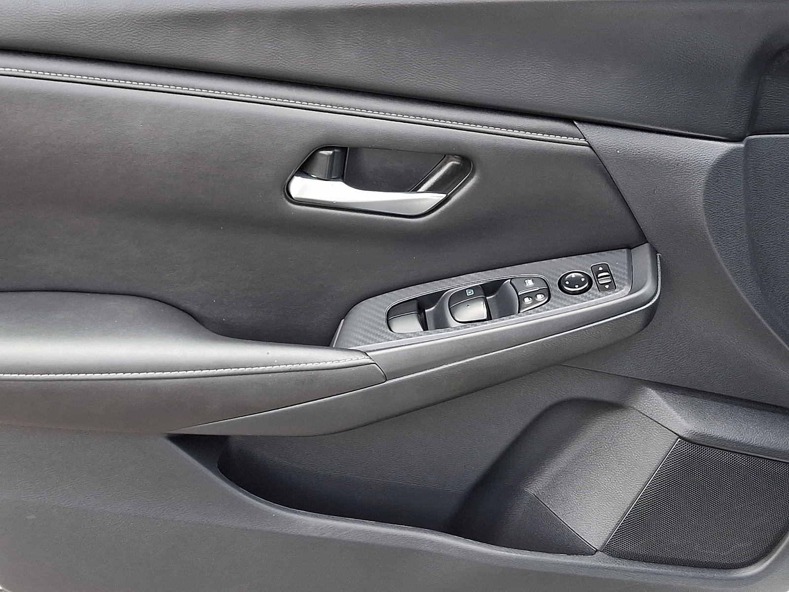 Used 2025 Nissan Sentra SV image 15