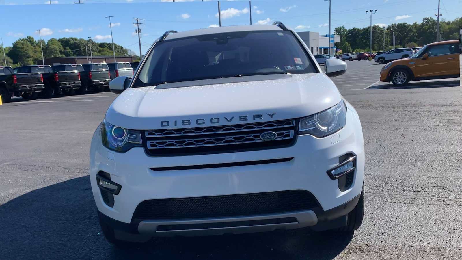 Used 2017 Land Rover Discovery Sport HSE AWD/4WD image 3