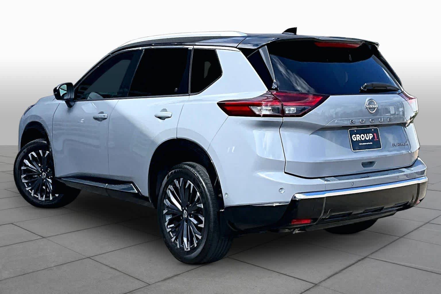 Certified 2024 Nissan Rogue Platinum w/ Platinum Premium Package FWD image 12