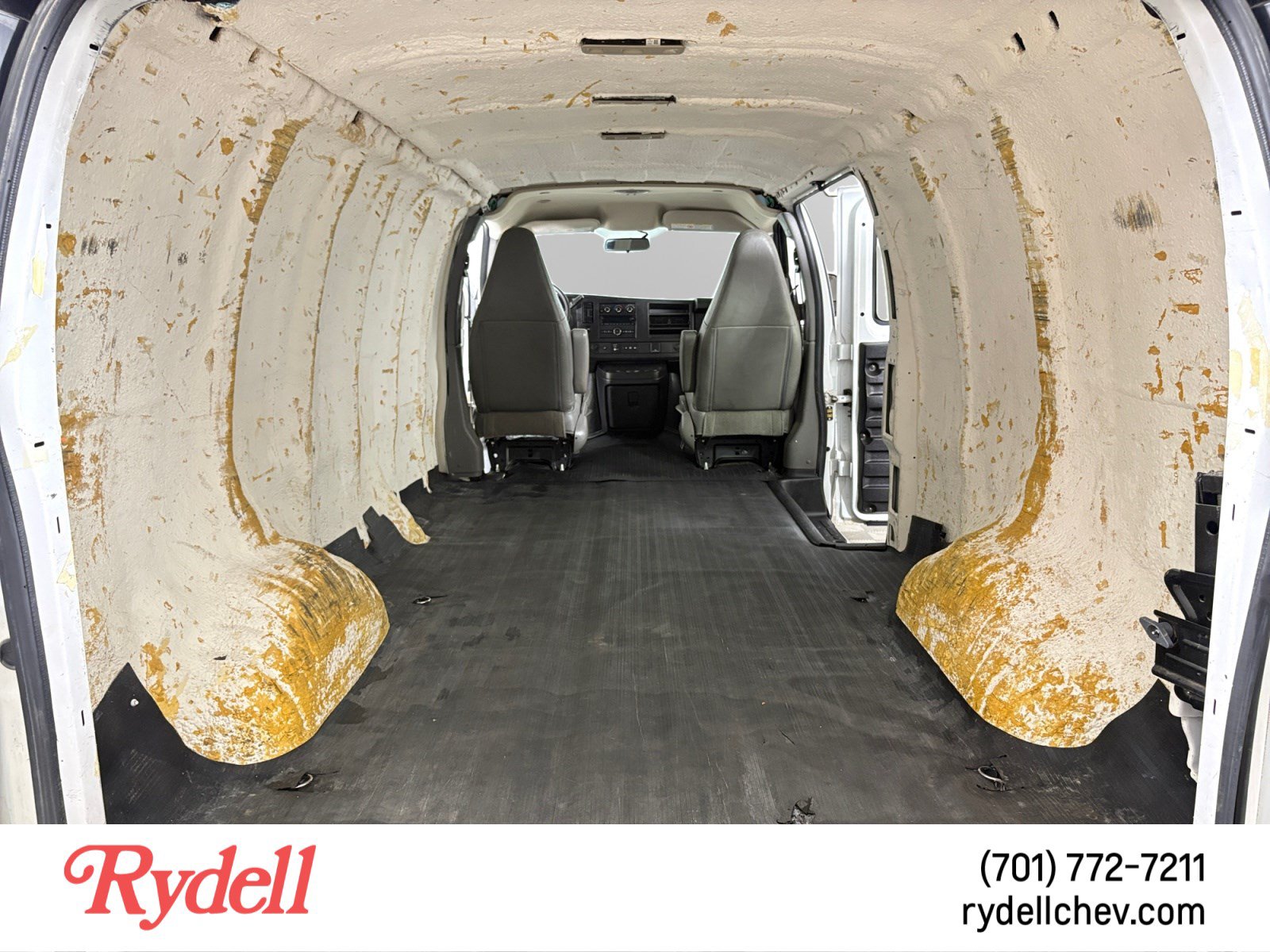 Used 2019 Chevrolet Express 3500 Extended w/ Driver Convenience Package RWD image 18