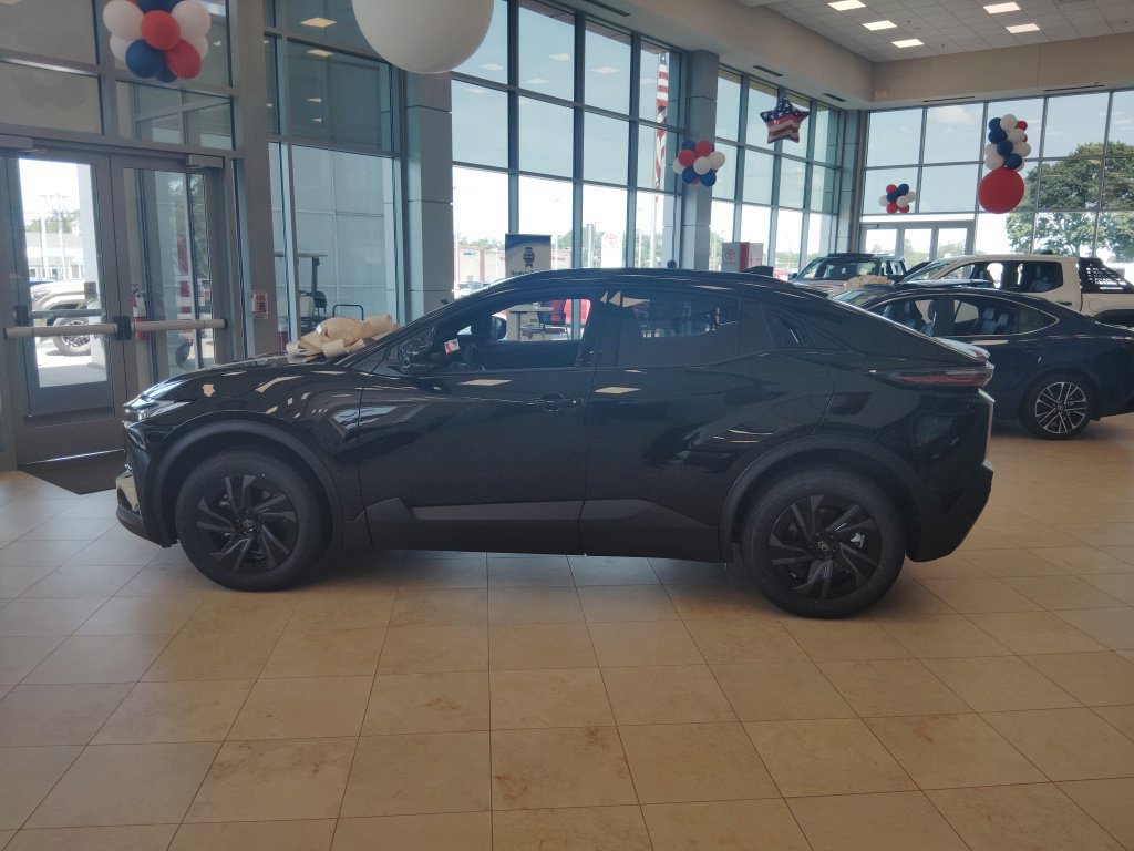 New 2026 Toyota C-HR AWD/4WD image 4