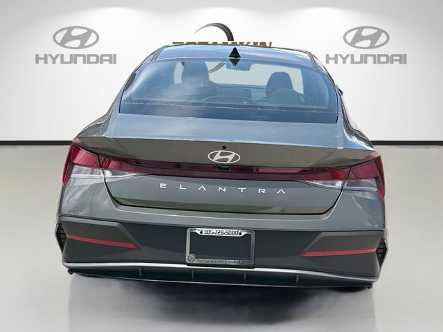 New 2026 Hyundai Elantra SE FWD image 6
