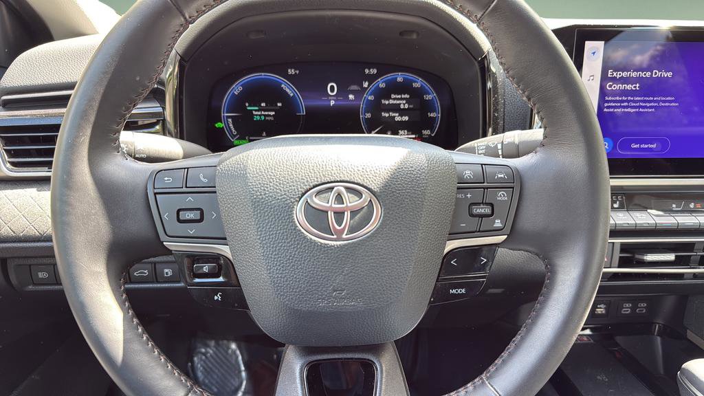 Used 2025 Toyota Camry XLE FWD image 18