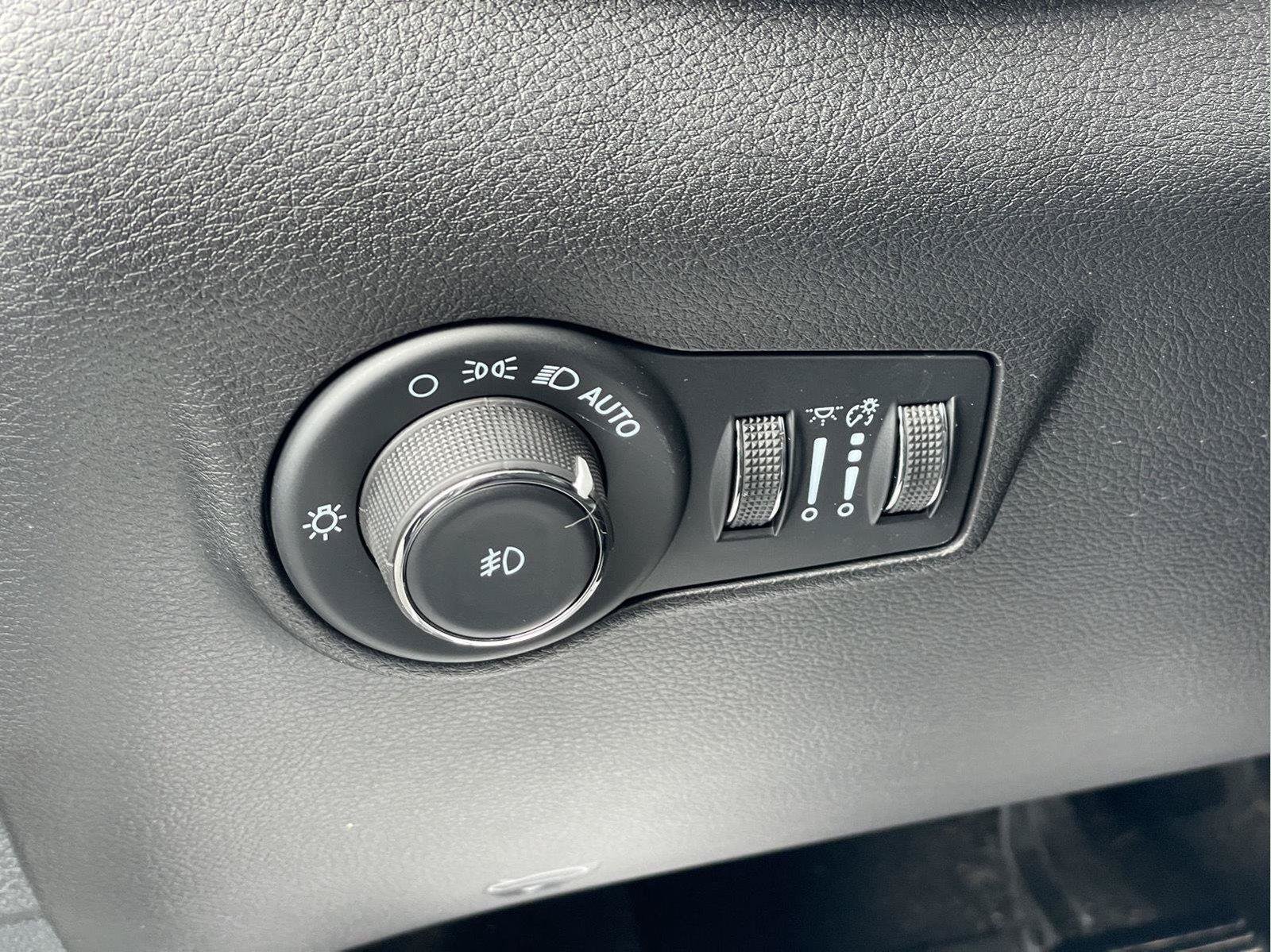 Used 2022 Jeep Compass Latitude w/ Convenience Group AWD/4WD image 23