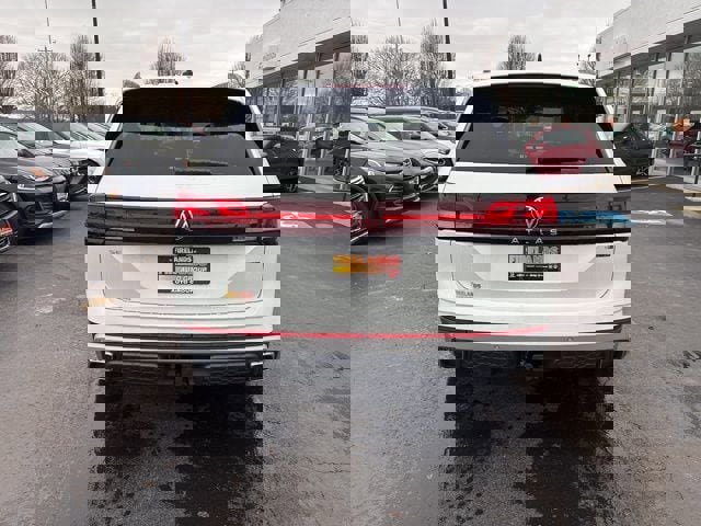 New 2026 Volkswagen Atlas Peak Edition image 4