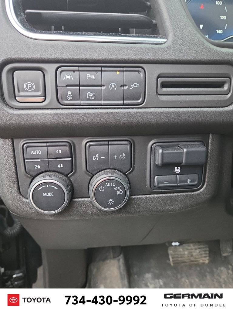 Used 2022 Chevrolet Suburban LT w/ LT Signature Package image 26