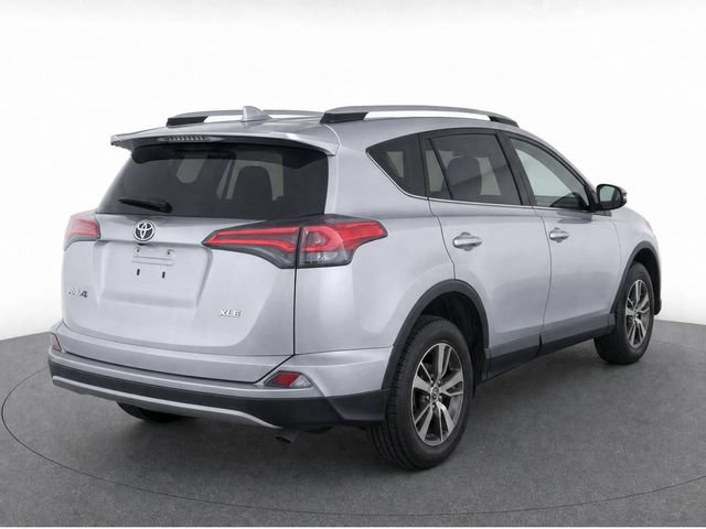 Used 2018 Toyota RAV4 XLE FWD image 7