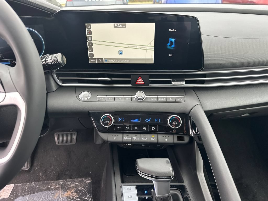 New 2025 Hyundai Elantra SEL FWD image 31