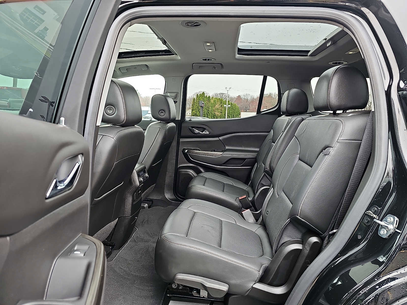 Used 2023 GMC Acadia SLT w/ Technology Package image 12