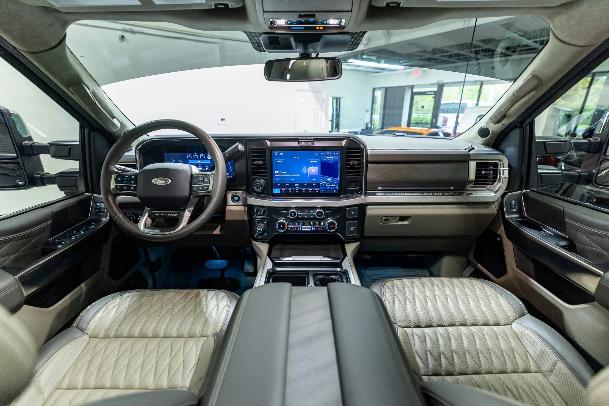 Used 2025 Ford F350 Platinum w/ Platinum Plus Package AWD/4WD image 39