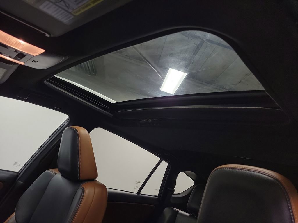 Used 2016 Toyota RAV4 SE image 14