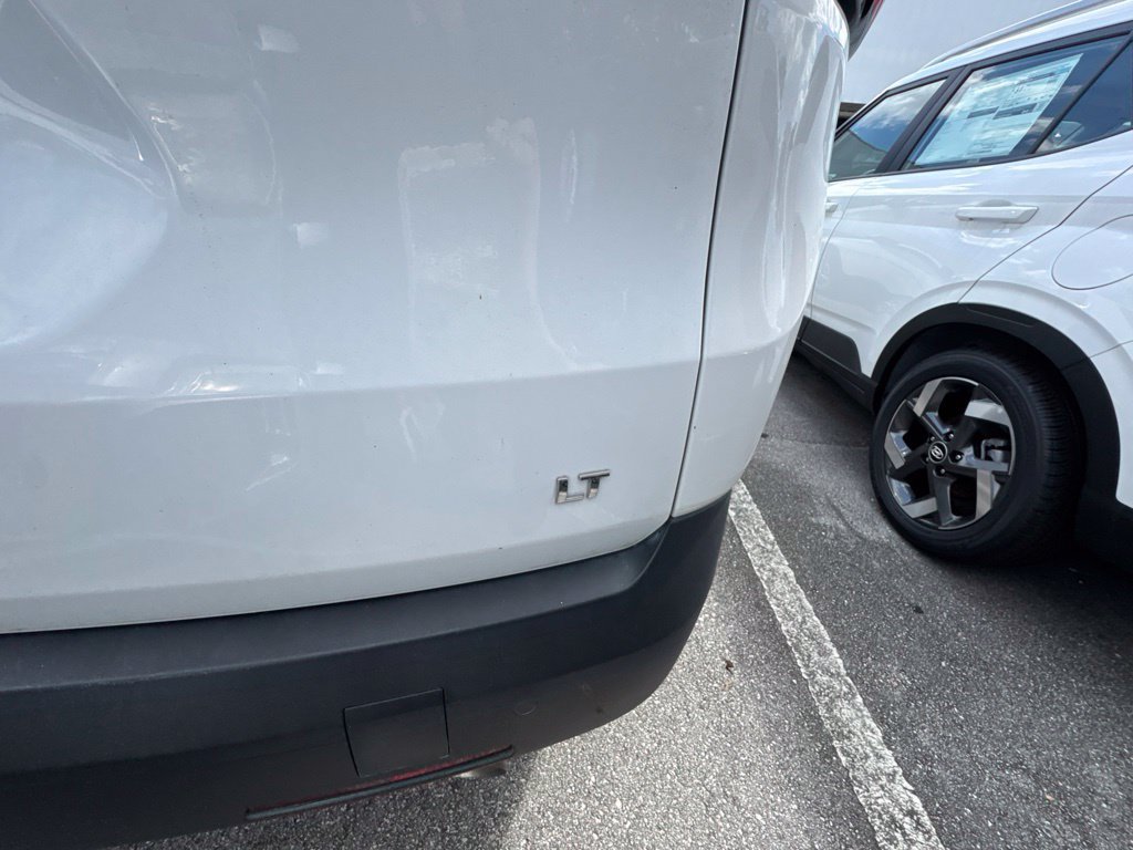 Used 2022 Chevrolet Traverse LT FWD image 18
