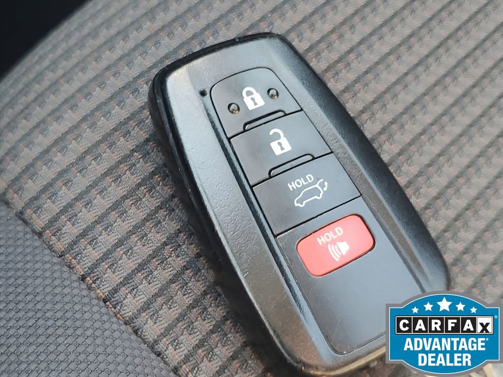 Used 2023 Toyota Highlander LE image 43