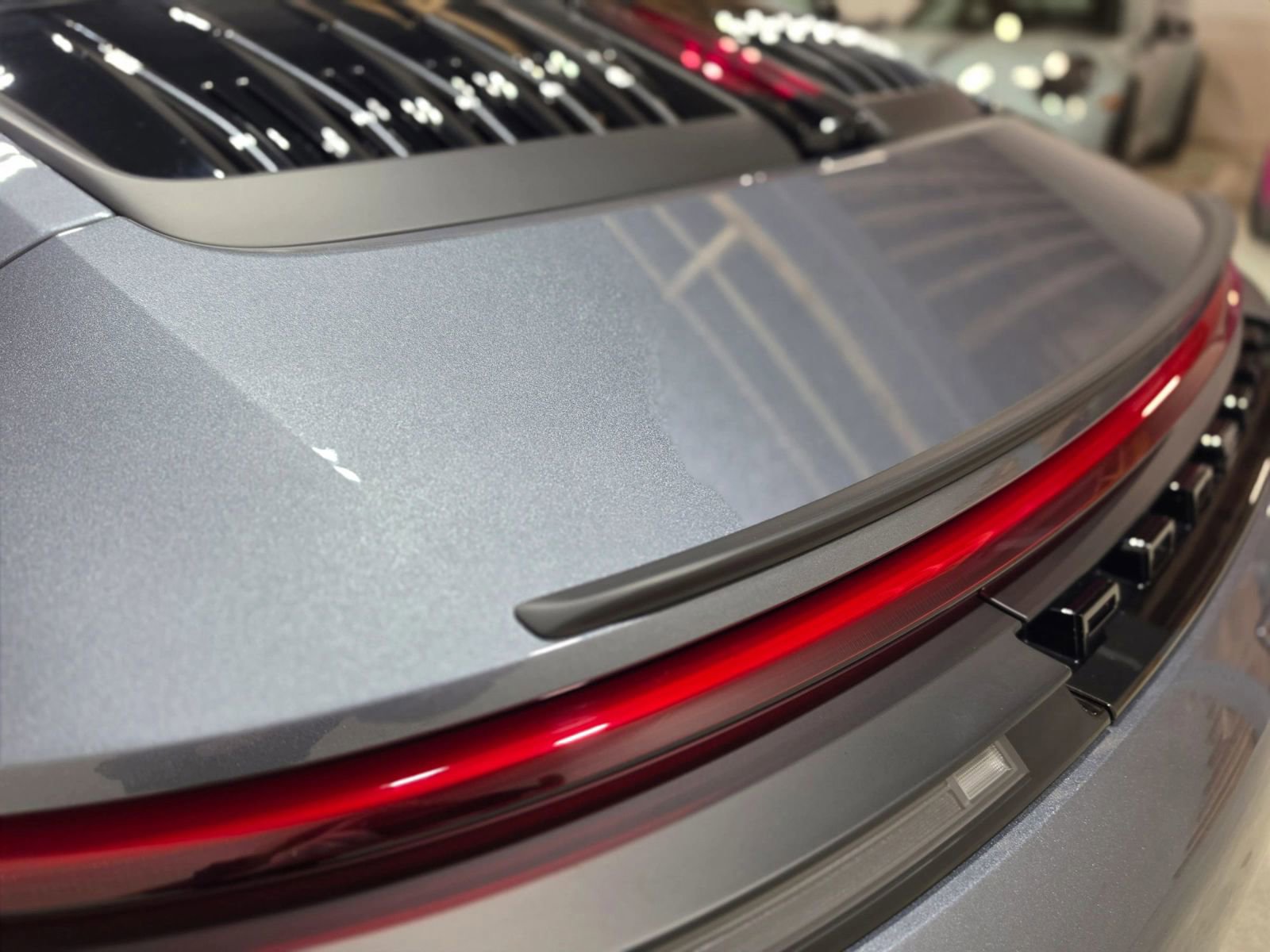 Used 2025 Porsche 911 Carrera T RWD image 19