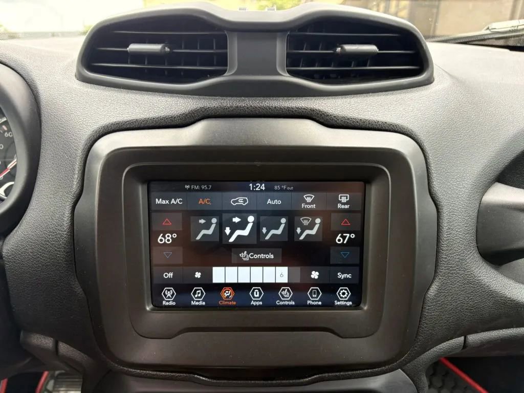 Used 2020 Jeep Renegade Trailhawk w/ Cold Weather Group AWD/4WD image 12