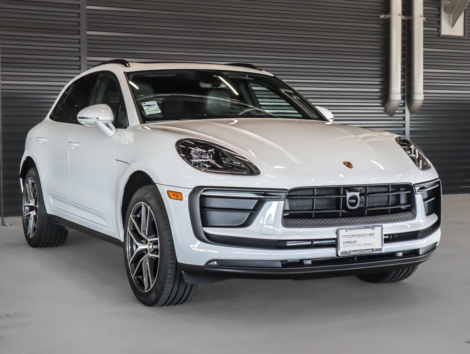 Certified 2026 Porsche Macan AWD/4WD image 7