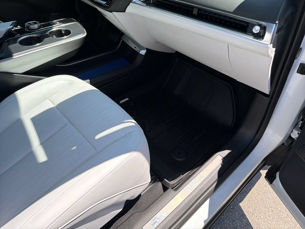 Used 2024 Cadillac Lyriq Luxury AWD/4WD image 40