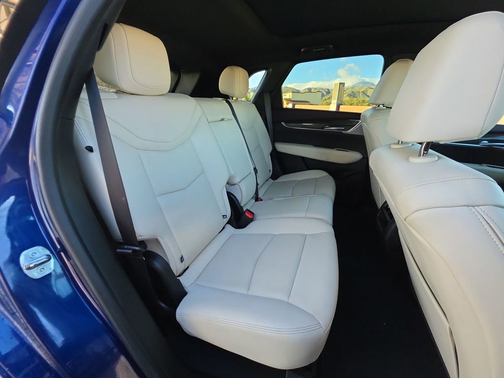 Certified 2023 Cadillac XT5 Sportv w/ Technology Package image 28