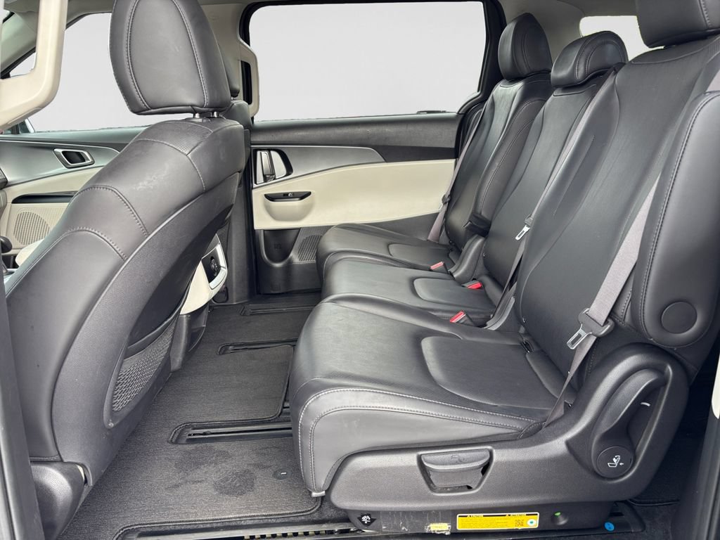 Used 2024 Kia Carnival LX FWD image 36
