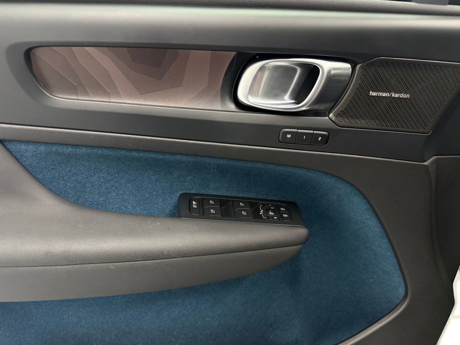 Used 2023 Volvo C40 P8 Recharge Ultimate image 12